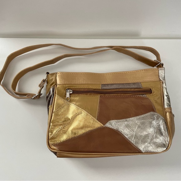 NWOT 100% Lamb Leather - Gold and Silver Metallic Quilt Style Shoulder Bag - Picture 7 of 10